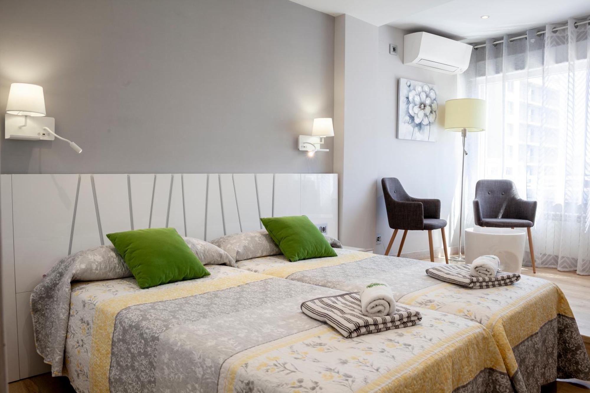 Burgo Nuevo Atico De Lujo En Pleno Centro Con Terraza Y Vistas - Leonapartamentos 外观 照片